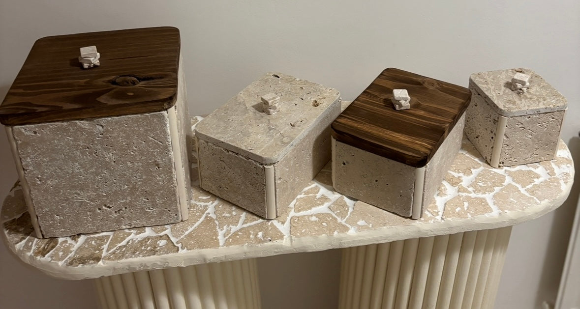 Les Boîtes en travertin